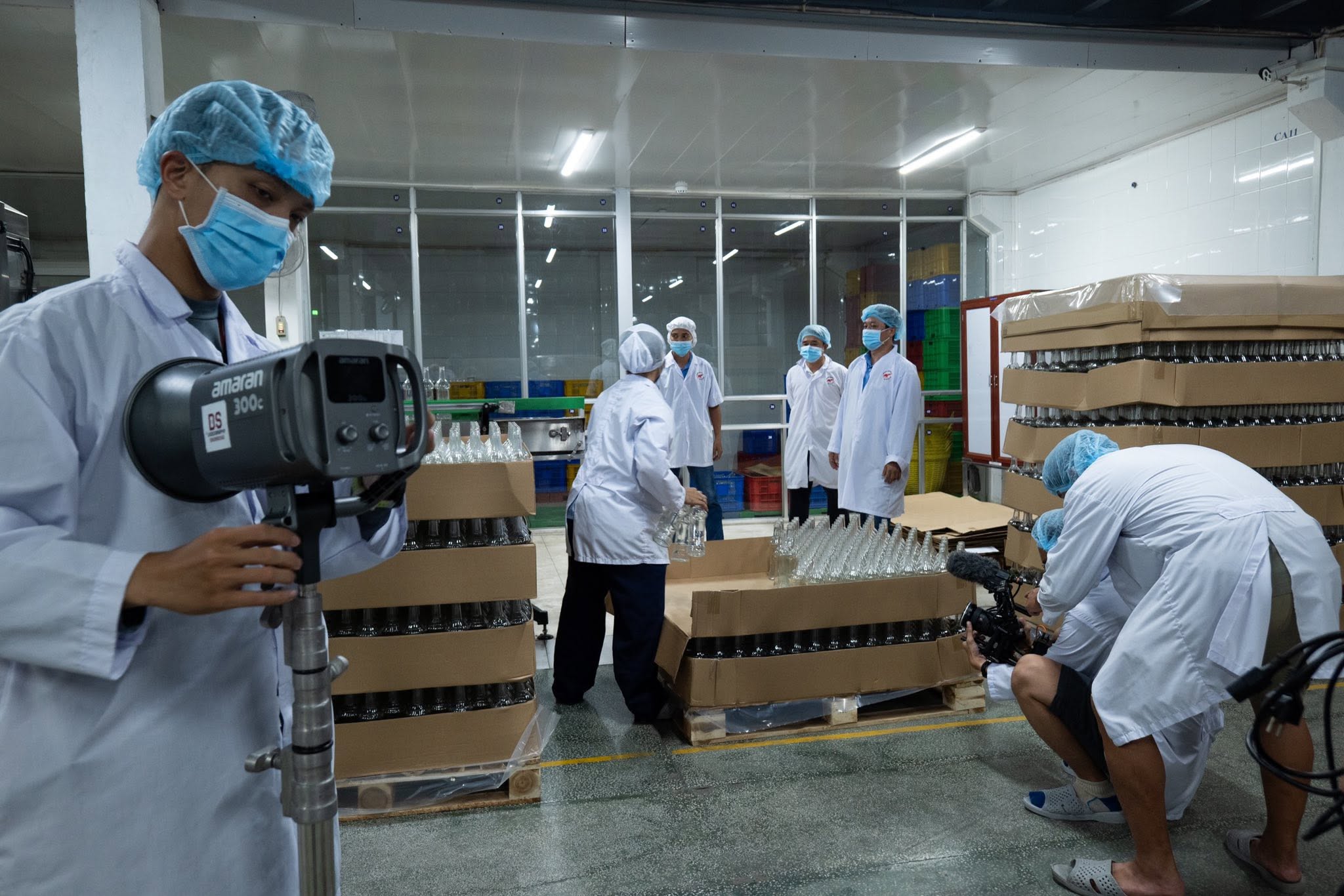Ê-kíp sản xuất trong môi trường nhà máy